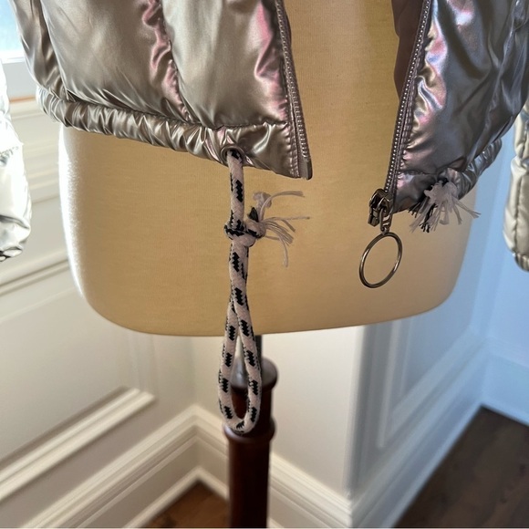 CENTRAL PARK WEST SILVER CROPPED PUFFER REVOLVE JACKET XS - Picture 7 of 12